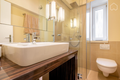 Uptown apartment in the style of a junior suite - centrally located in Düsseldorf Unterbilk incl. bi-weekly cleaning