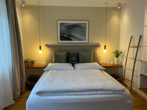 Bright apartment with parking lot in nice, lively area