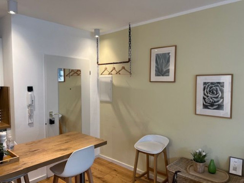 Bright apartment with parking lot in nice, lively area