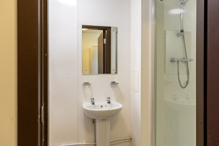  اونسويت ستاندرد  -  ماي باد بيسلي  - Gallery -  3