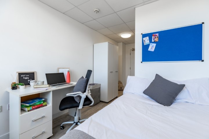  اونسويت ستاندرد  -  ماي باد بيسلي  - Gallery -  5