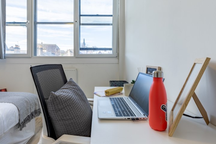  اونسويت ستاندرد  -  ماي باد بيسلي  - Gallery -  7