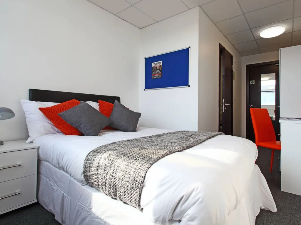  Bronze En Suite  -  MyPad Paisley  - Gallery -  1