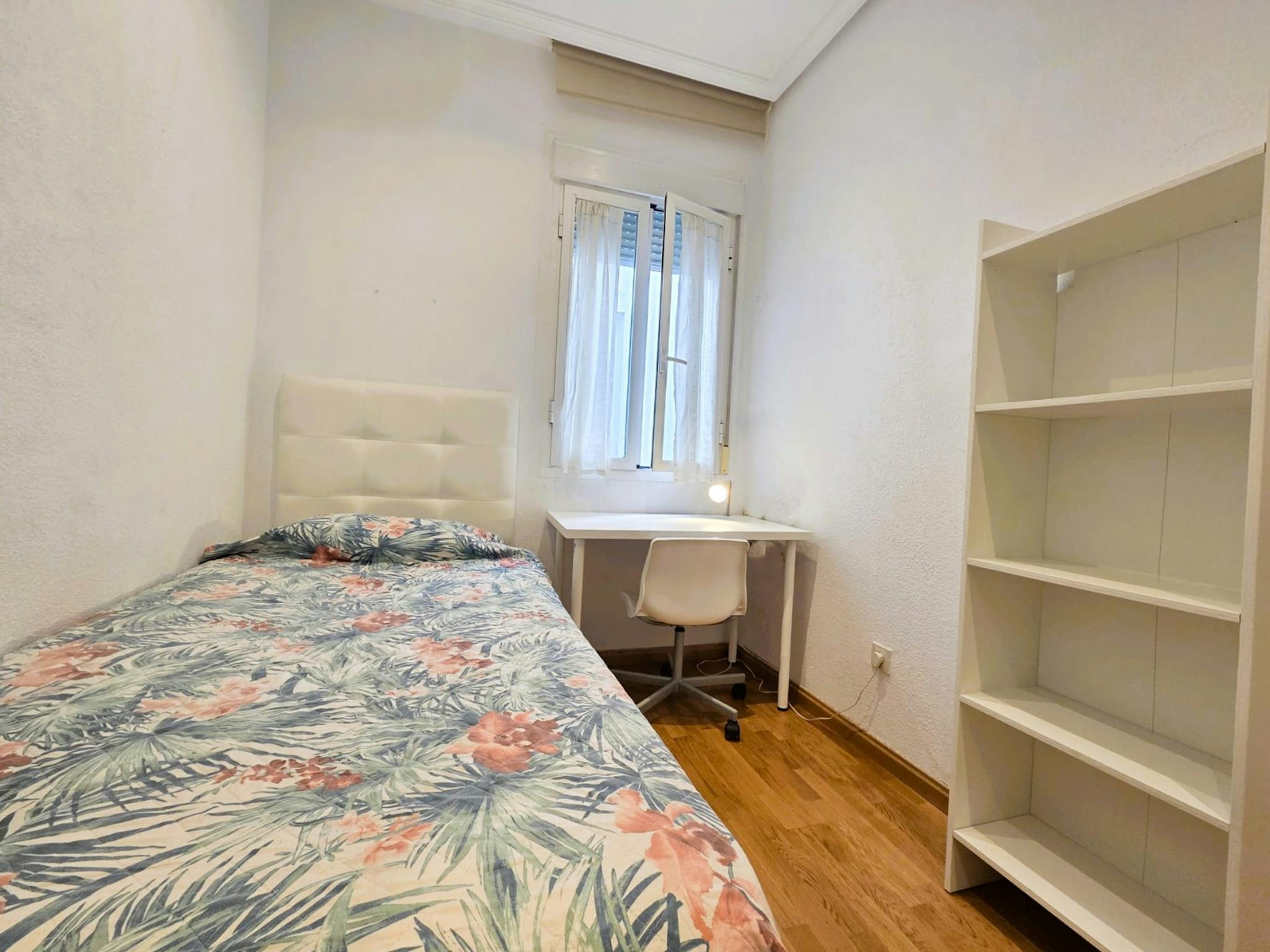 Calle de la Reina, Madrid