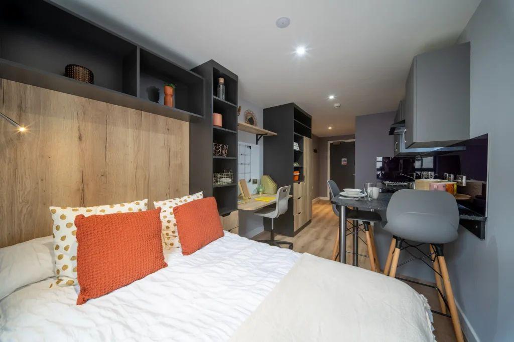 One Bed Mezzanine Flat - 20