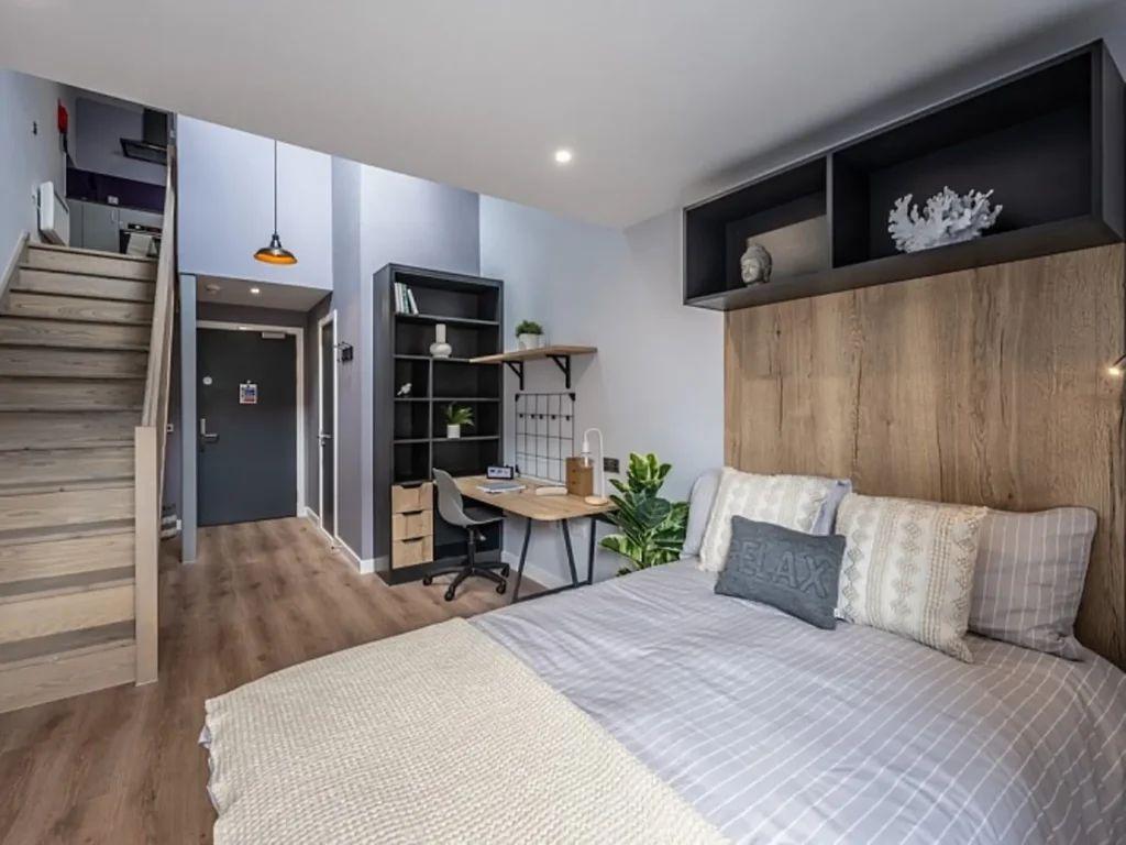 6 Bed Premium En Suite - 4
