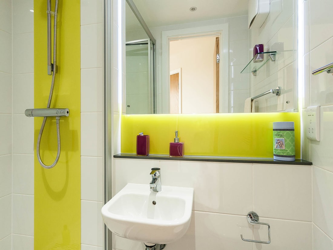  Premium En-Suite  -  Davidson House  - Gallery -  5