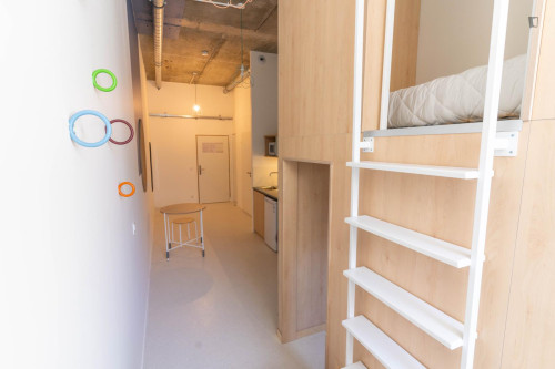 Warm bedroom in a residence, in Noisy-le-Grand