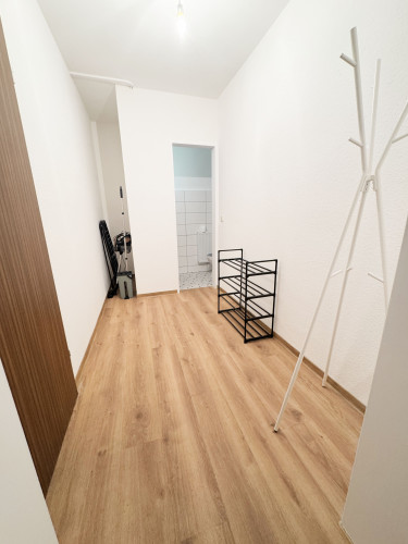 2-room ground floor apartment with balcony - Gallery - 11
