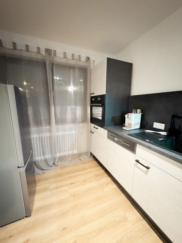 2-room ground floor apartment with balcony - Gallery - 9