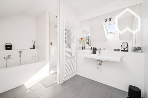 Premium penthouse Dresden Neustadt | 130 sqm | huge rooftop terrace | elevator into the apartment | parking | optional cleaning incl. - Gallery - 16