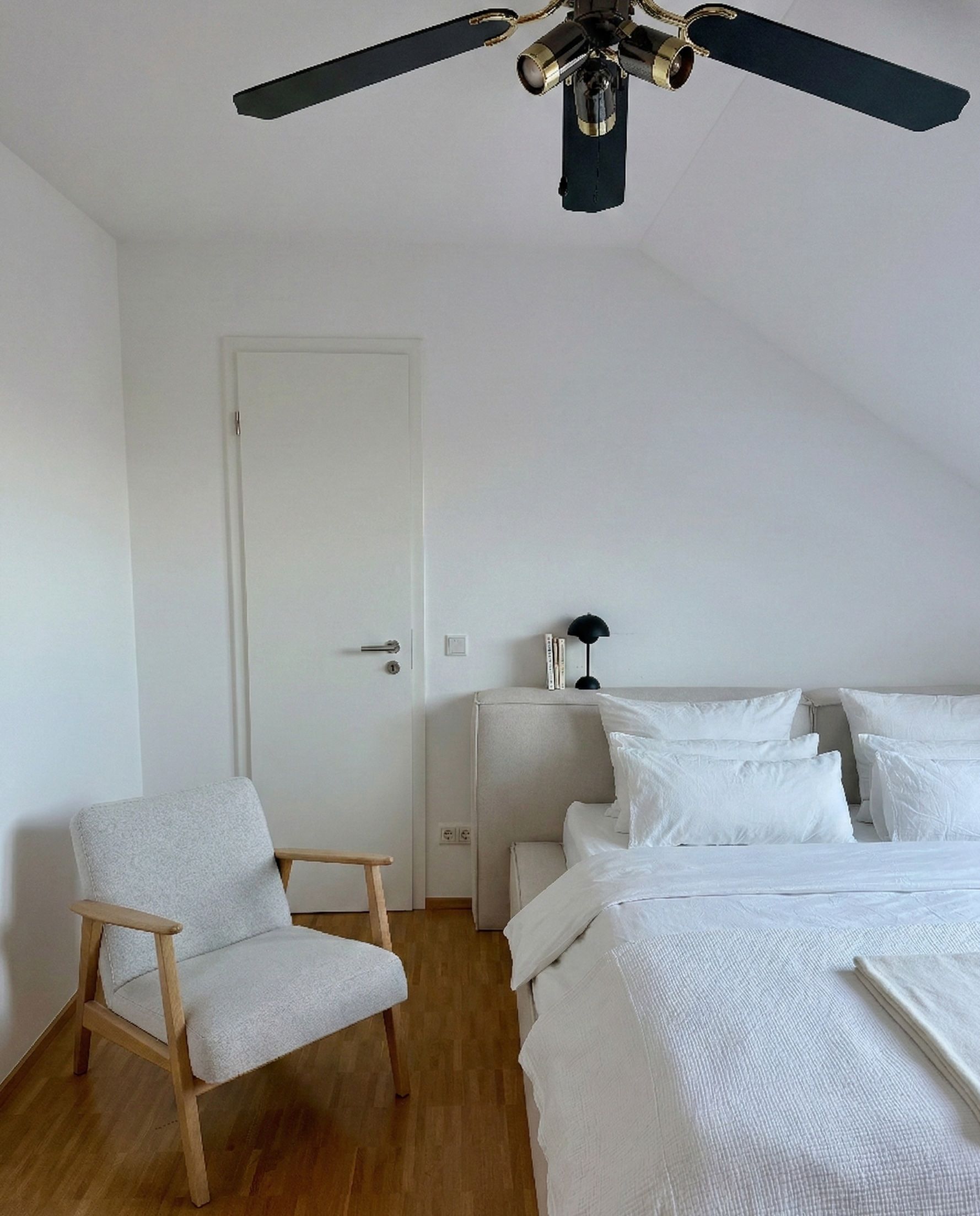  Premium Penthouse Dresden Neustadt | 130 Sqm | Huge Rooftop Terrace | Elevator Into The Apartment |   -  Premium penthouse Dresden Neustadt | 130 sqm | huge rooftop terrace | elevator into the apartment | parking | optional cleaning incl.  - Gallery -  11