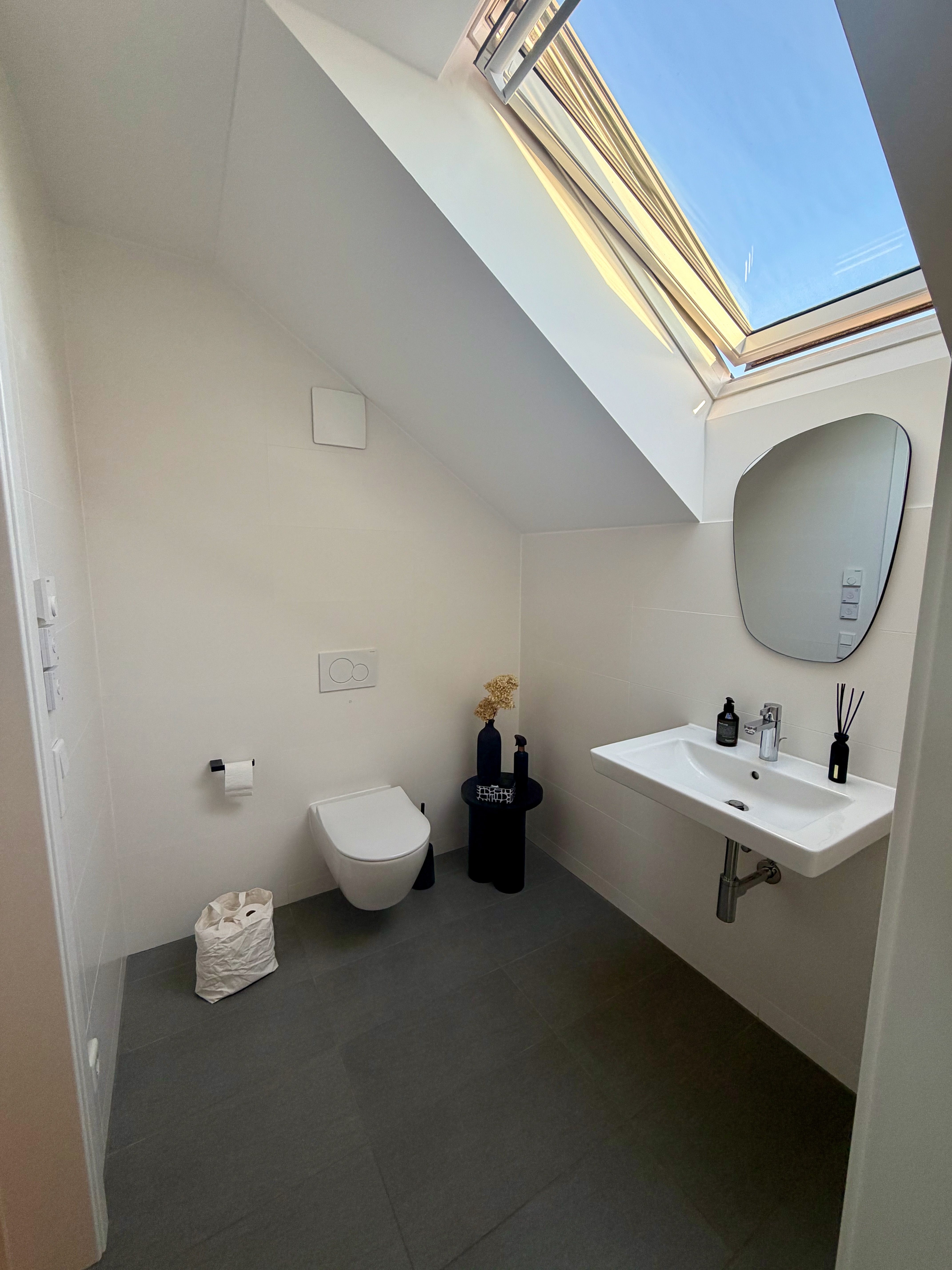  Premium Penthouse Dresden Neustadt | 130 Sqm | Huge Rooftop Terrace | Elevator Into The Apartment |   -  Premium penthouse Dresden Neustadt | 130 sqm | huge rooftop terrace | elevator into the apartment | parking | optional cleaning incl.  - Gallery -  19