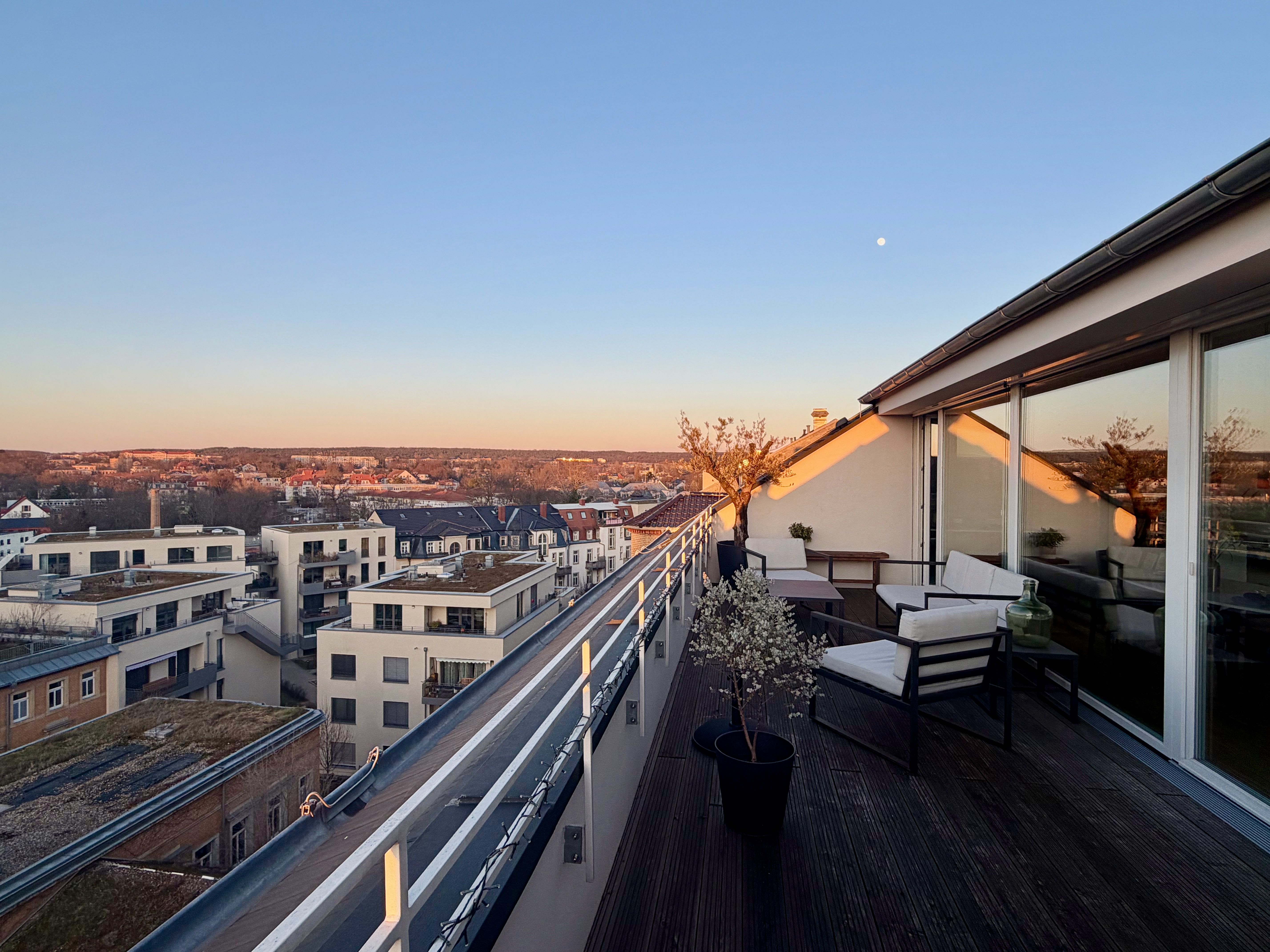  Premium Penthouse Dresden Neustadt | 130 Sqm | Huge Rooftop Terrace | Elevator Into The Apartment |   -  Premium penthouse Dresden Neustadt | 130 sqm | huge rooftop terrace | elevator into the apartment | parking | optional cleaning incl.  - Gallery -  16