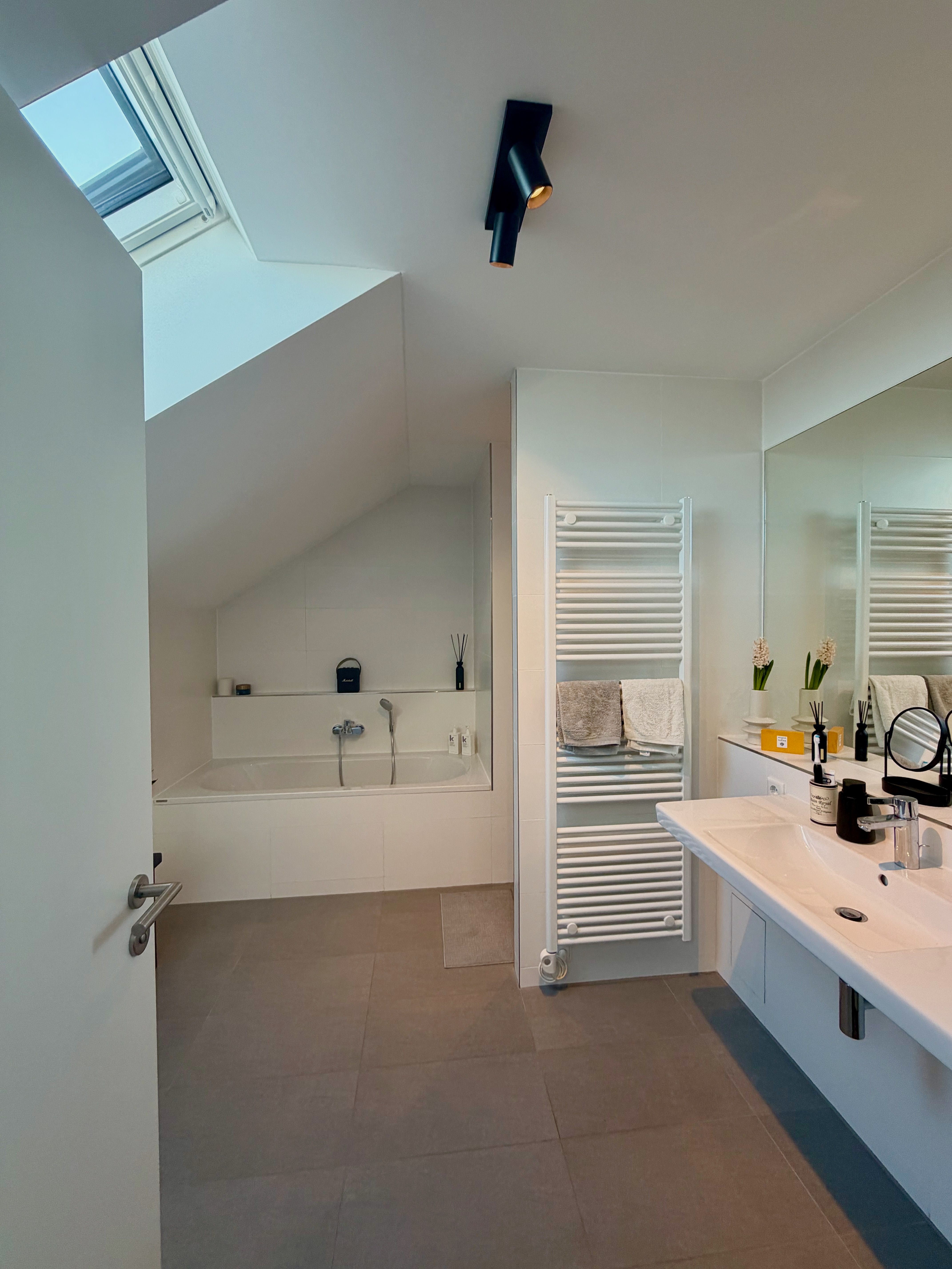 Premium Penthouse Dresden Neustadt | 130 Sqm | Huge Rooftop Terrace | Elevator Into The Apartment | - Premium penthouse Dresden Neustadt | 130 sqm | huge rooftop terrace | elevator into the apartment | parking | optional cleaning incl. - Gallery - 16