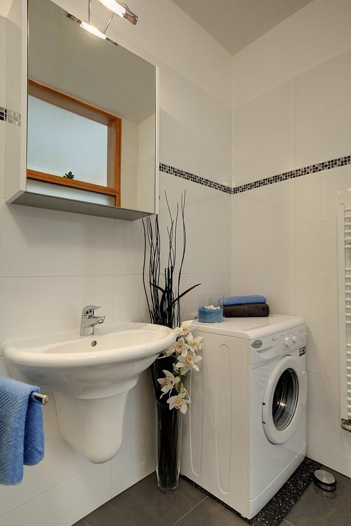 Very Nice Furnished 1-Room Apartment With A Terrace In Munich Schwabing-North / Milbertshofen - 7