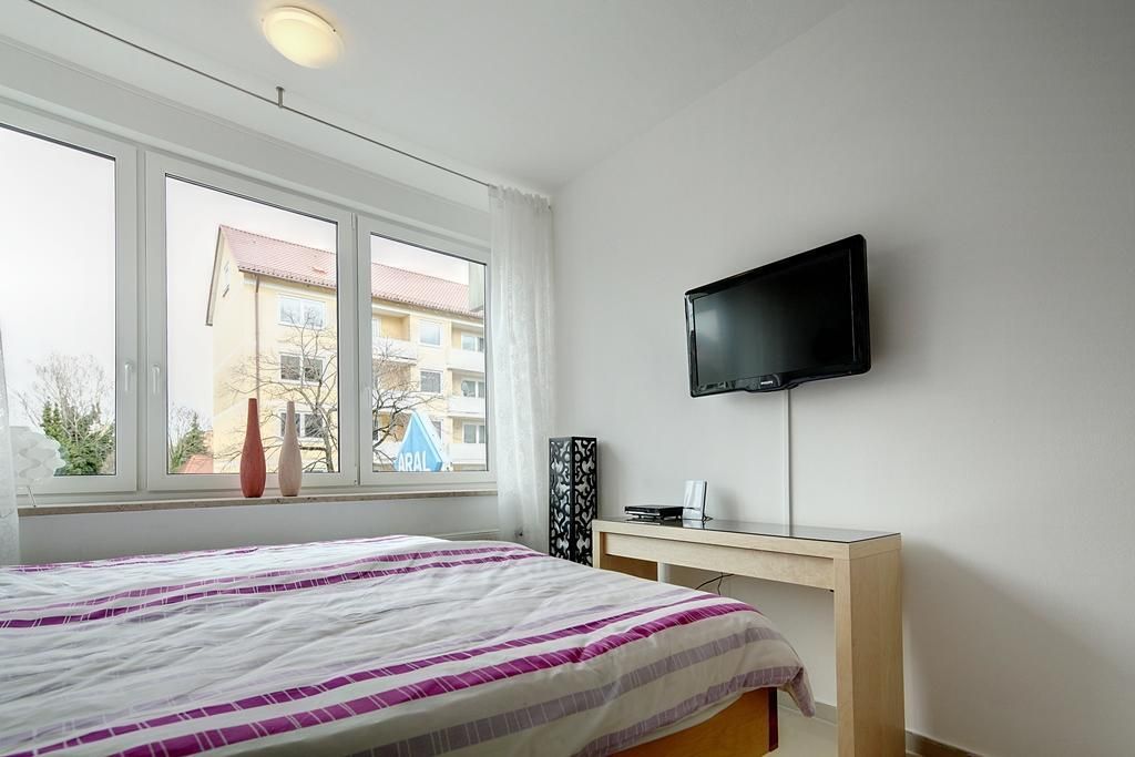 Very Nice Furnished 1-Room Apartment With A Terrace In Munich Schwabing-North / Milbertshofen - 16