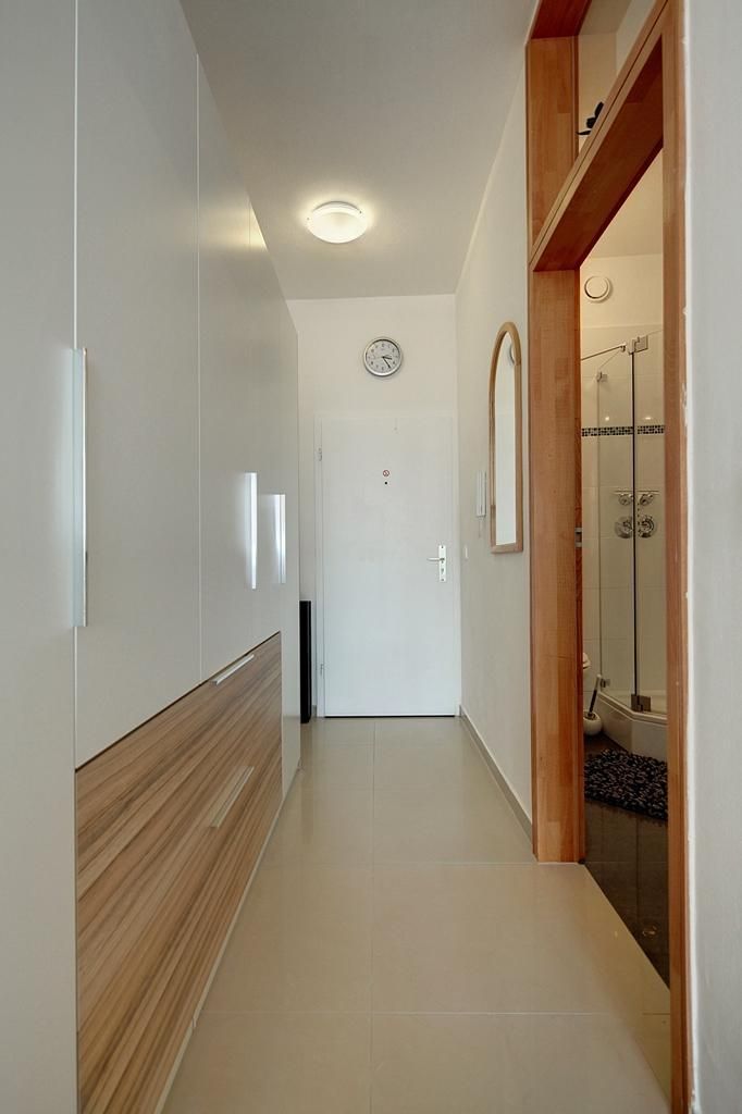 Very Nice Furnished 1-Room Apartment With A Terrace In Munich Schwabing-North / Milbertshofen - 4