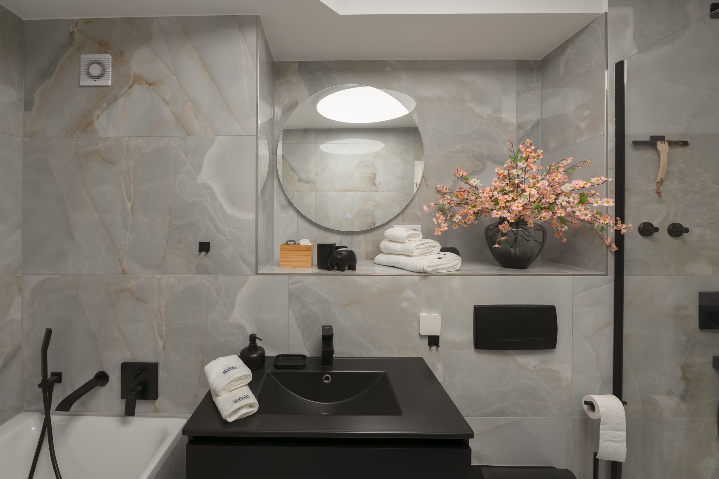 Luxurious Appartment With Skyline View In The Heart Of Frankfurt - 6