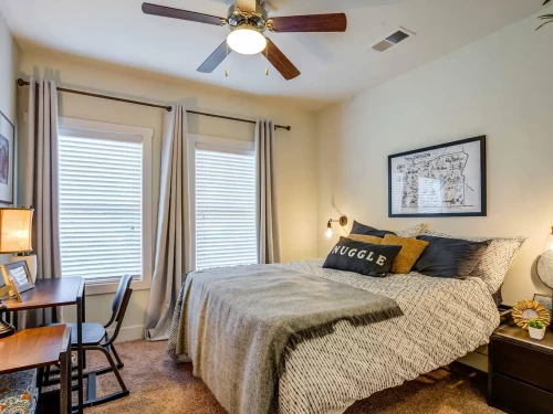 Easton - Gallery - 18