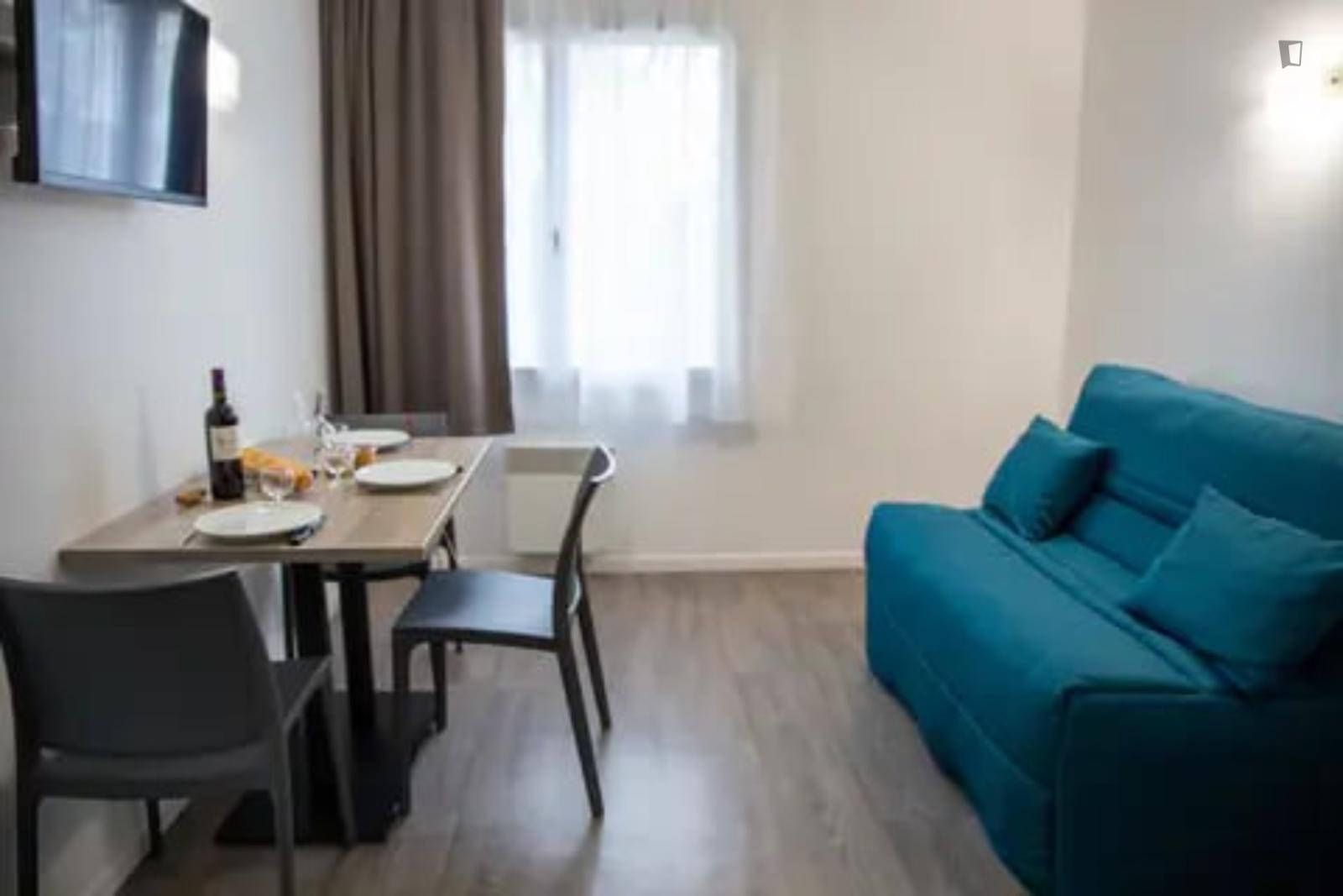  Tasteful 1-Bedroom Apartment In La Cepiere  -  Tasteful 1-bedroom apartment in La Cepiere  - Gallery -  1