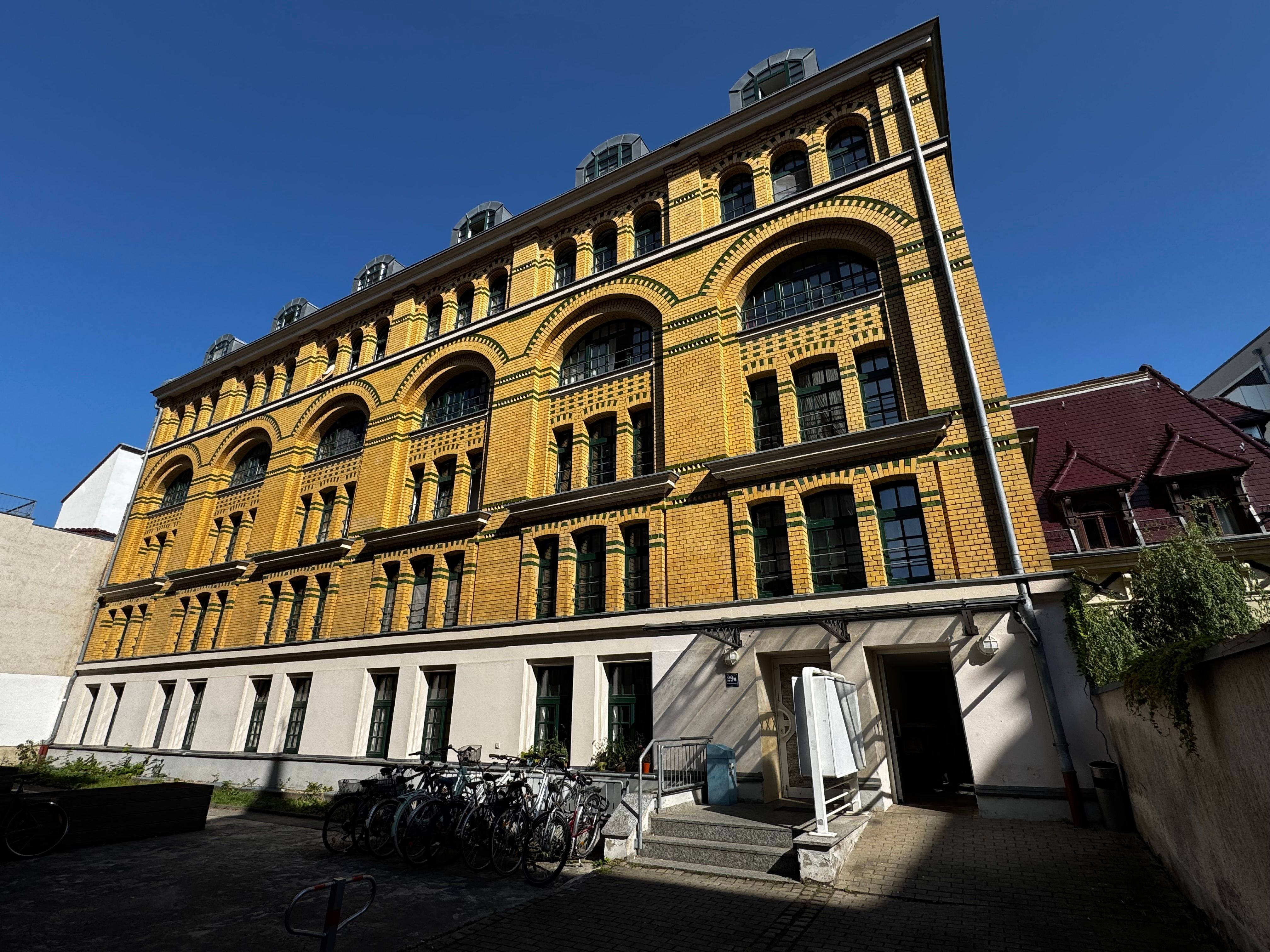 Neat & Gorgeous Suite In Leipzig - 6