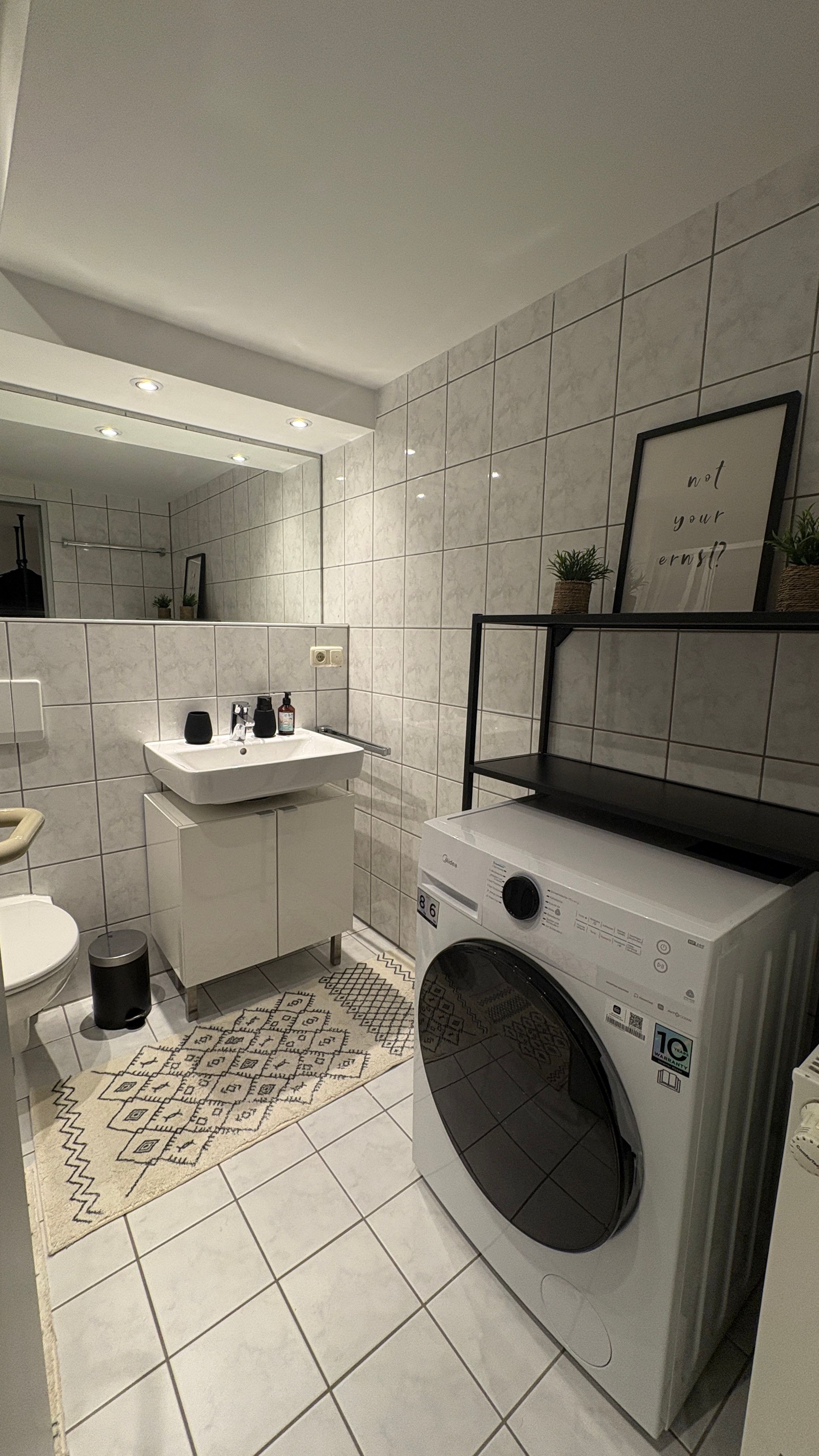 Neat & Gorgeous Suite In Leipzig - 2