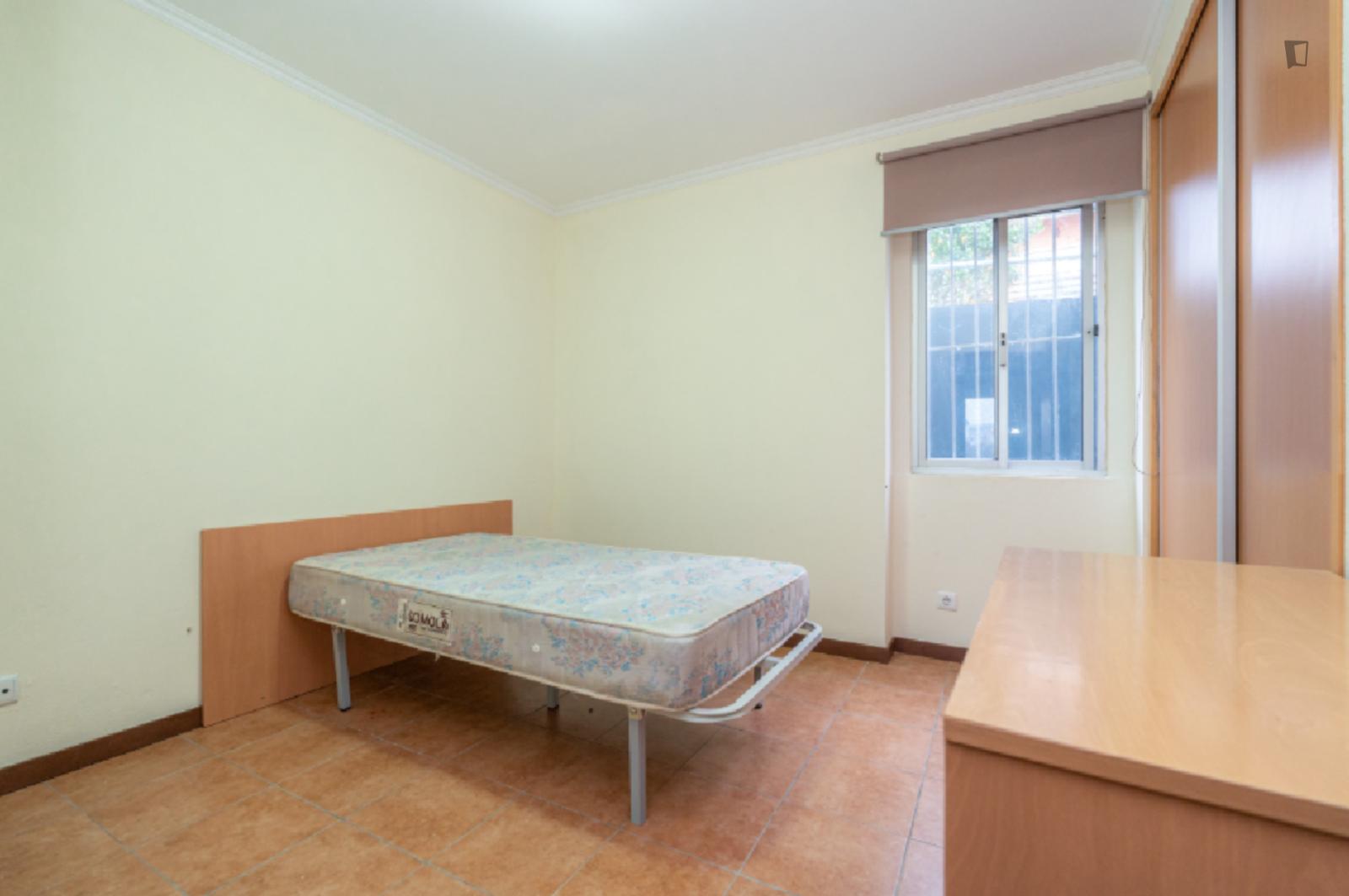 Tempting Single Bedroom Close To Bencanta Train Station - Tempting Single Bedroom close to Bencanta Train Station - Gallery - 1