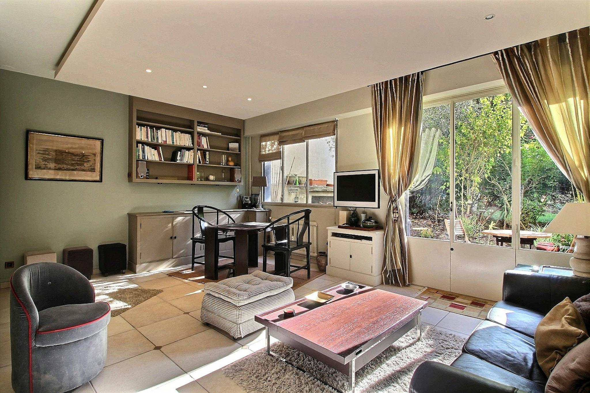 Entire Place - Rue Jacques Dulud, Neuilly-sur-Seine - Gallery - 1