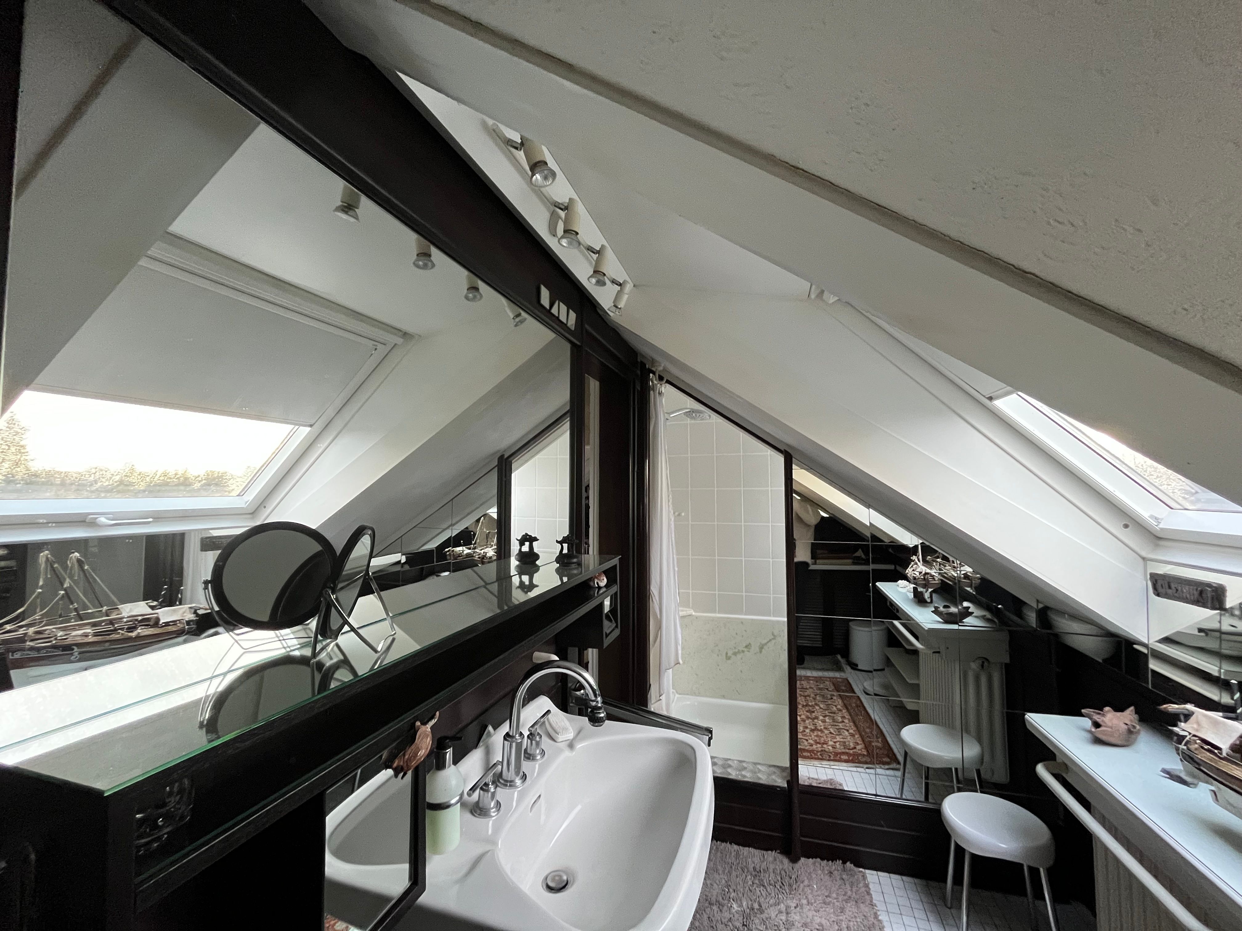 Möblierte Wohnung Auf 2 Ebenen Mit Balkon 135,5qm2 In Ruhiger Wohnlage In Meerbusch - 12