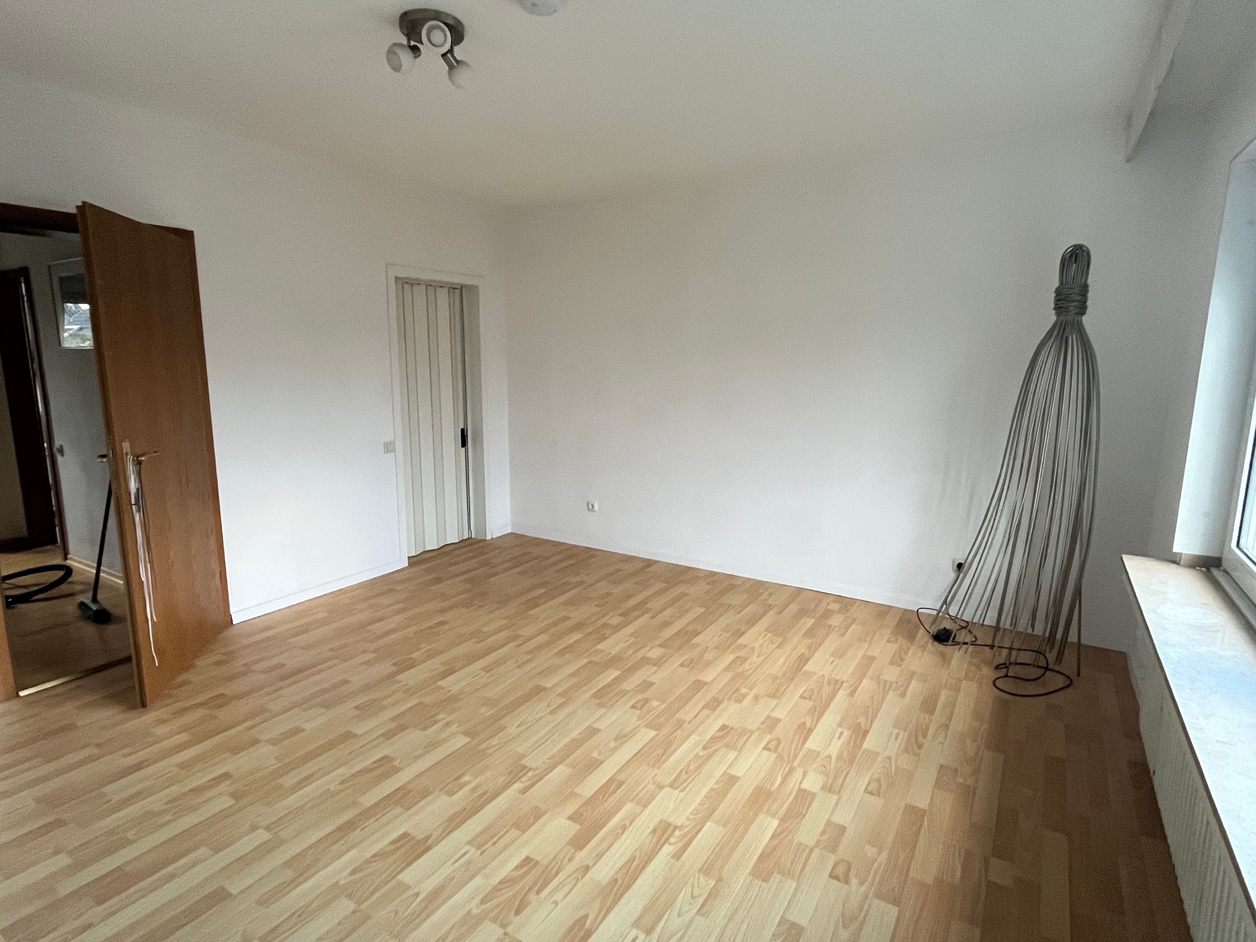Möblierte Wohnung Auf 2 Ebenen Mit Balkon 135,5qm2 In Ruhiger Wohnlage In Meerbusch - 7