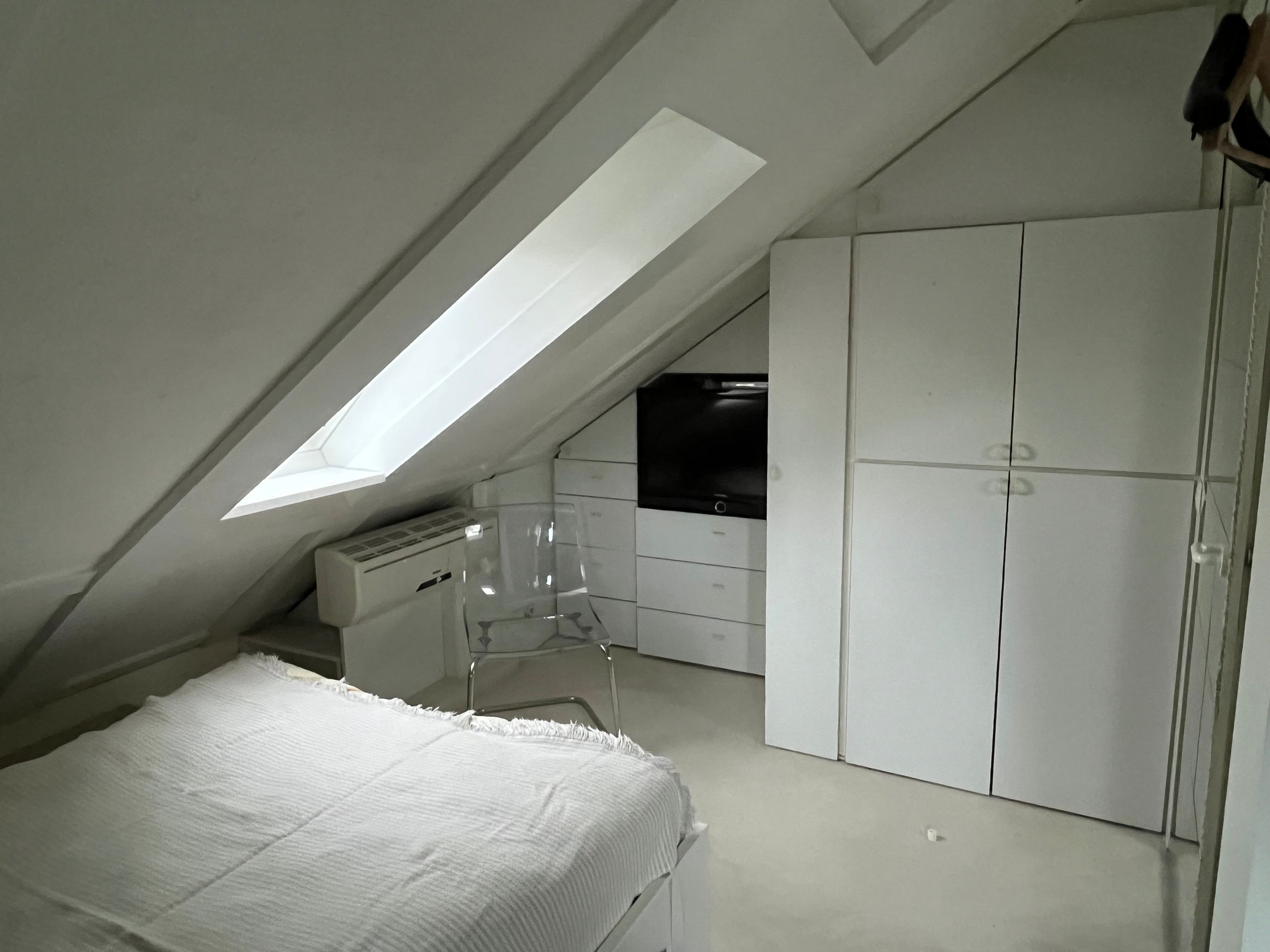 Möblierte Wohnung Auf 2 Ebenen Mit Balkon 135,5qm2 In Ruhiger Wohnlage In Meerbusch - 3