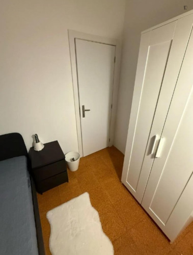 Nice bedroom near Escola de Hotelaria e Turismo