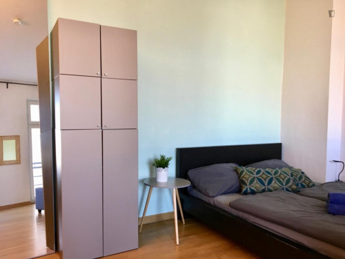 Welcoming studio in well-connected Schöneberg