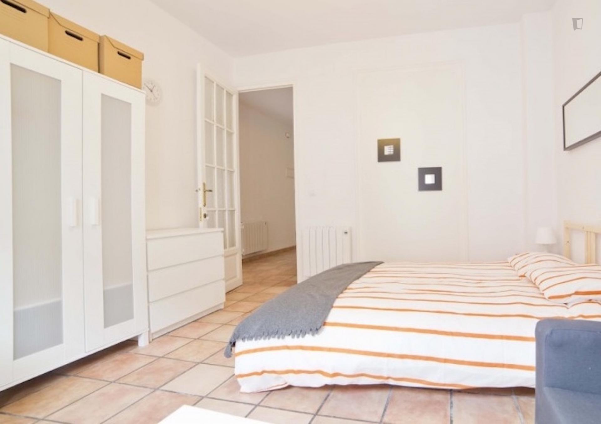 Bright Double Bedroom In A 5-Bedroom Flat, Near Universidad Europea De Valencia - Bright double bedroom in a 5-bedroom flat, near Universidad Europea de Valencia - Gallery - 1