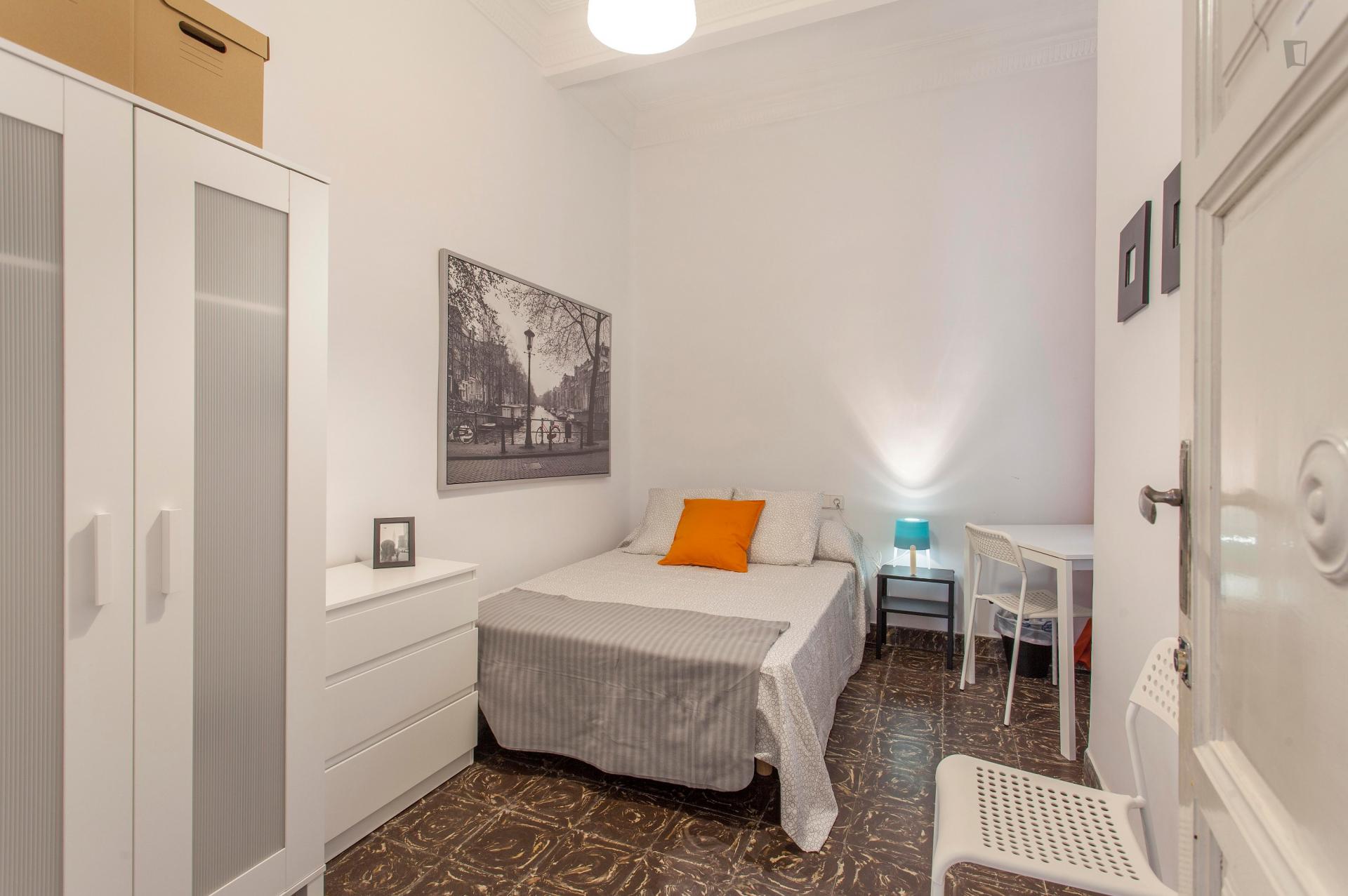 Neat And Comfy Double Bedroom In La Roqueta - Neat and comfy double bedroom in La Roqueta - Gallery - 2