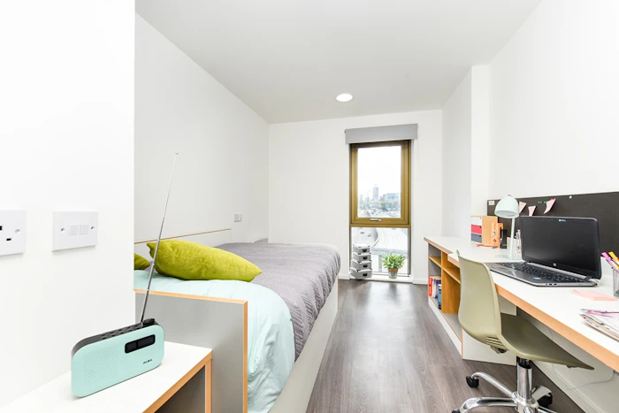 En-Suite Classic - Byrom Point Roost - Gallery - 1