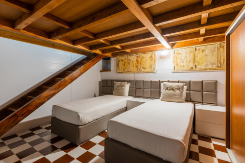 Gaia Woodstone Hideout