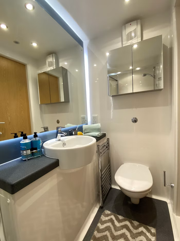 En-Suite Gold - 3