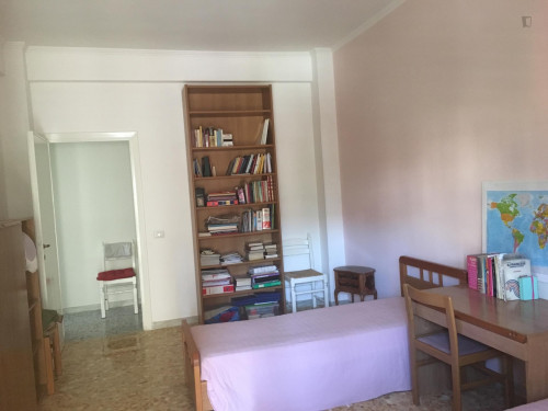 Bedroom in a bright and cozy apartment near Tor Vergata University - Gallery - 6
