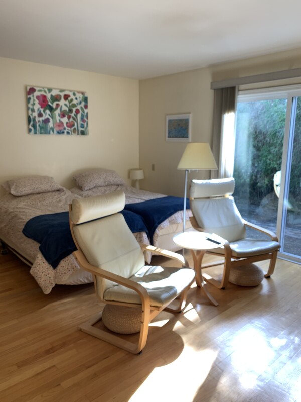 Guest Suite(Full Room) - Detached Guest Suite - Gallery - 1