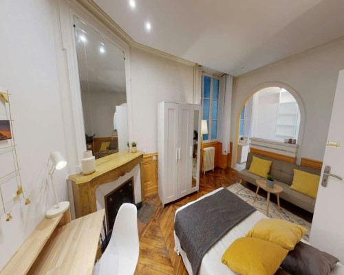 Rue Constantine, Lyon