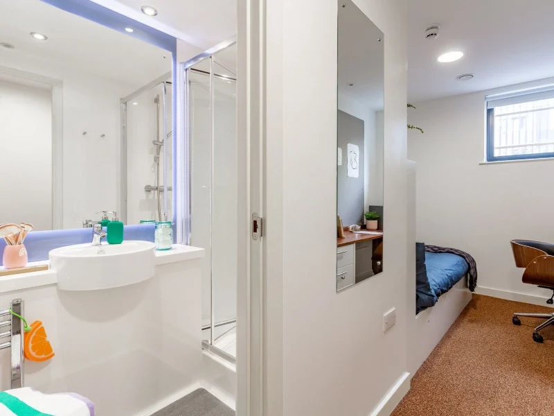  Standard Bronze En-Suite  -  The Shield  - Gallery -  6