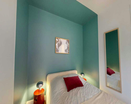 Avenue Montaigne, Paris