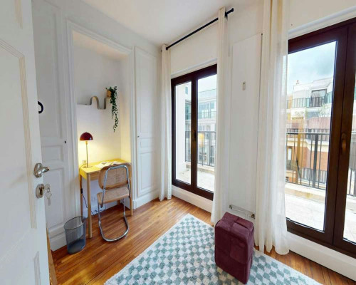 Avenue Montaigne, Paris