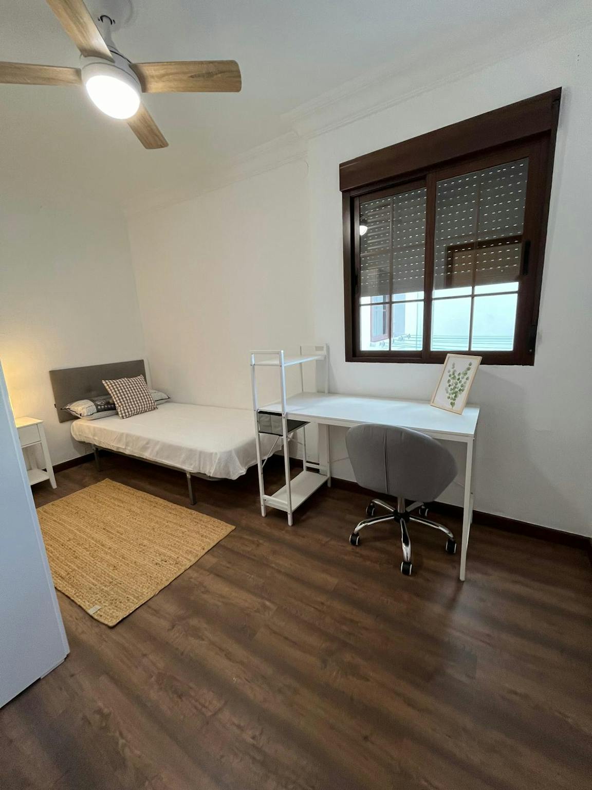 Private Room - Avenida José Fariña, Huelva - Gallery - 1