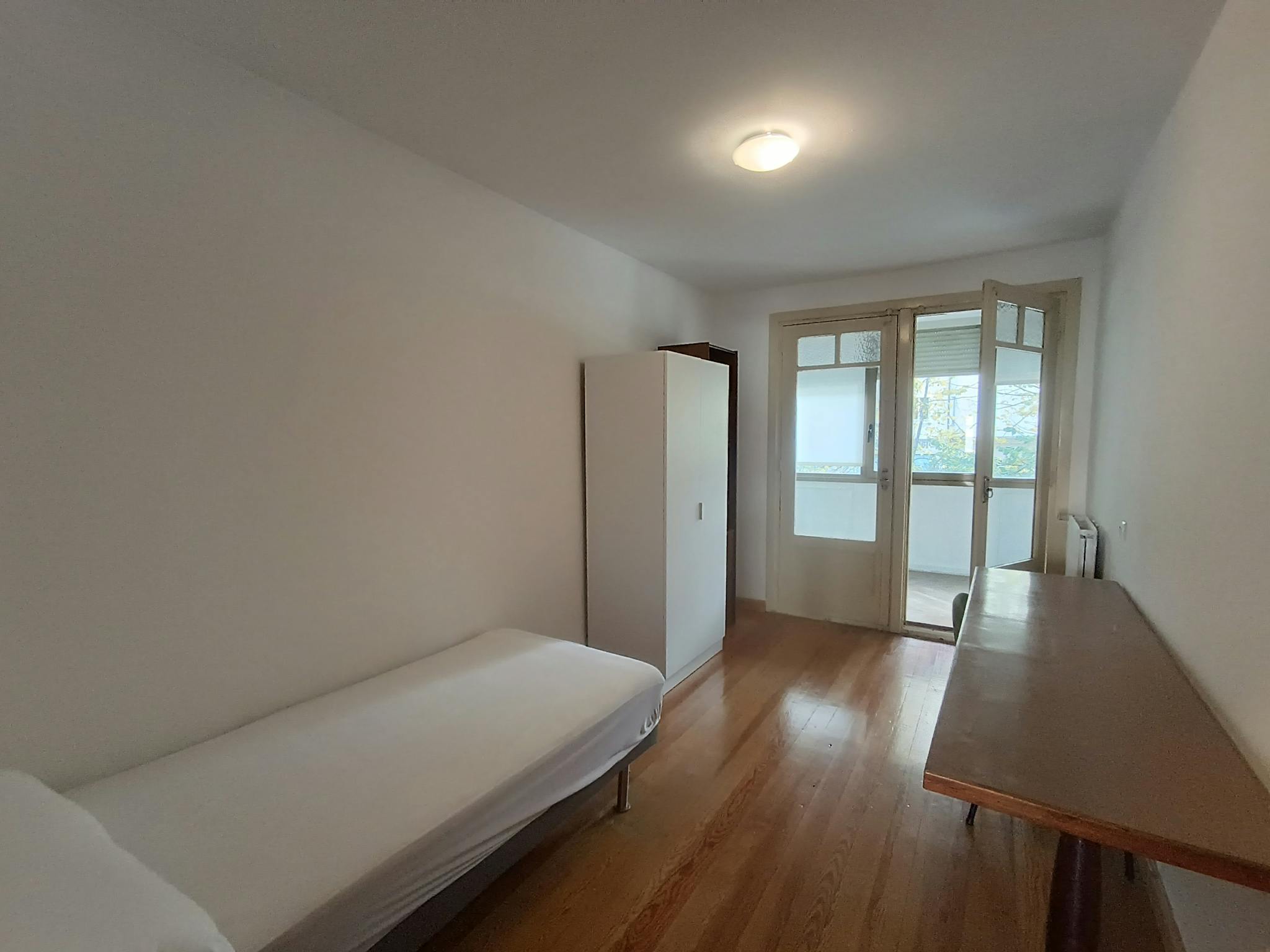  Private Room  -  Avenida de la Baja Navarra, Pamplona  - Gallery -  1