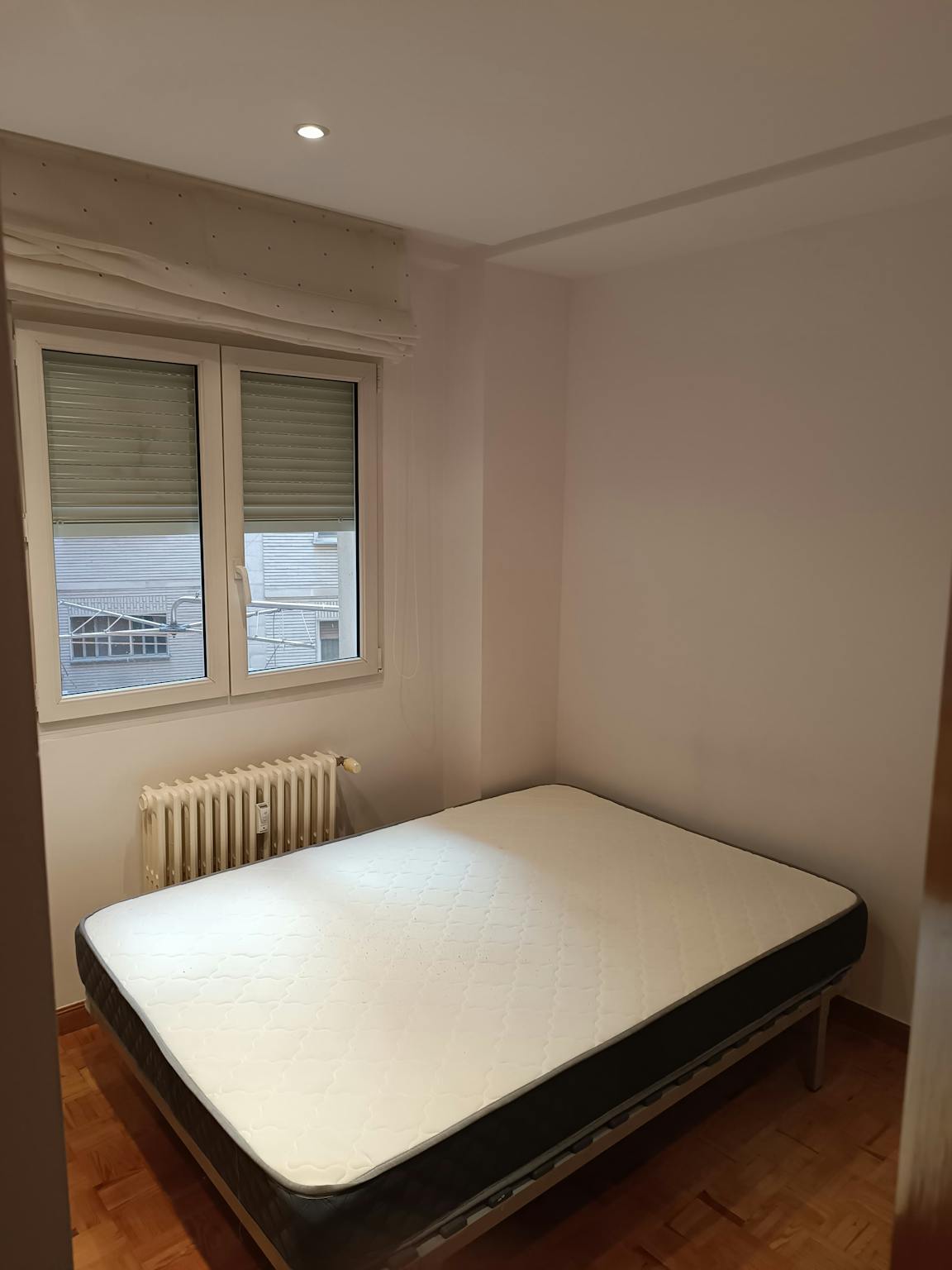 Private Room - Avenida Cantabria, Burgos - Gallery - 1