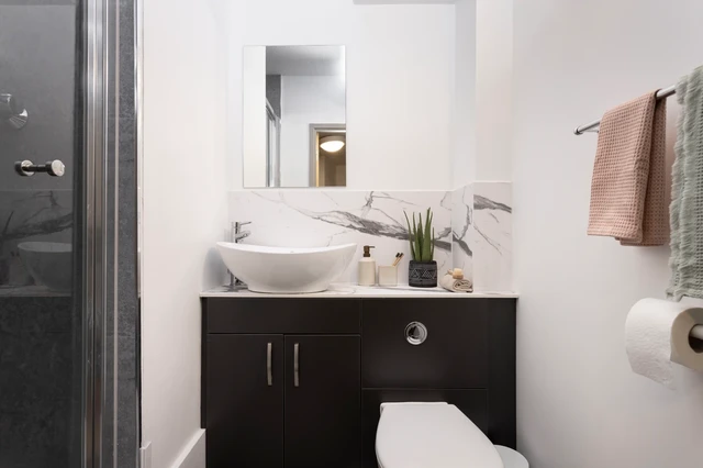  Medium High Double En-Suite: Three Bedroom Flat  -  Unite Students New Medlock House  - Gallery -  1