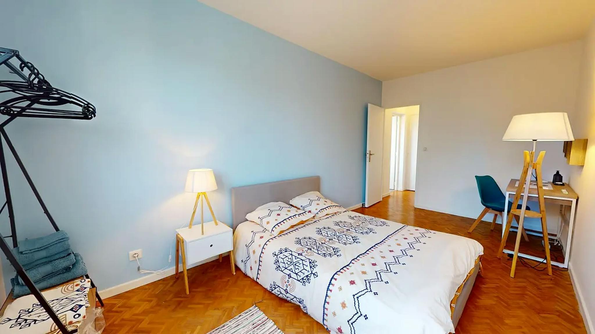  Private Room  -  Rue Joliot-Curie, Lyon  - Gallery -  2